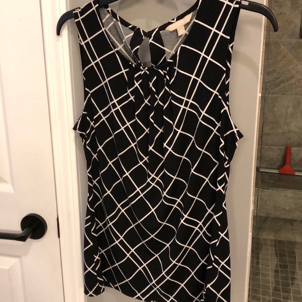 Banana Republic black and white blouse